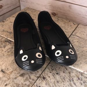 NWOT 🍾SALE TUK kitty slip on shoes